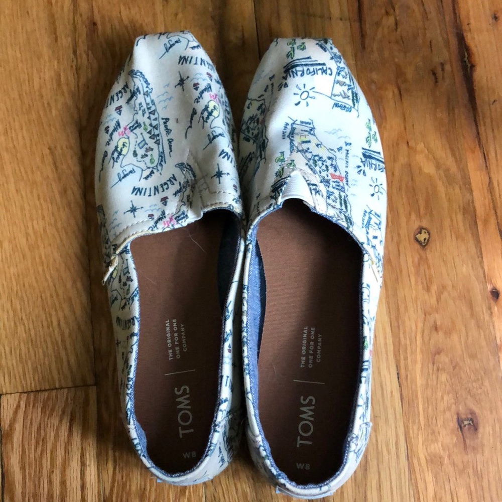TOMS size 8 not worn like new